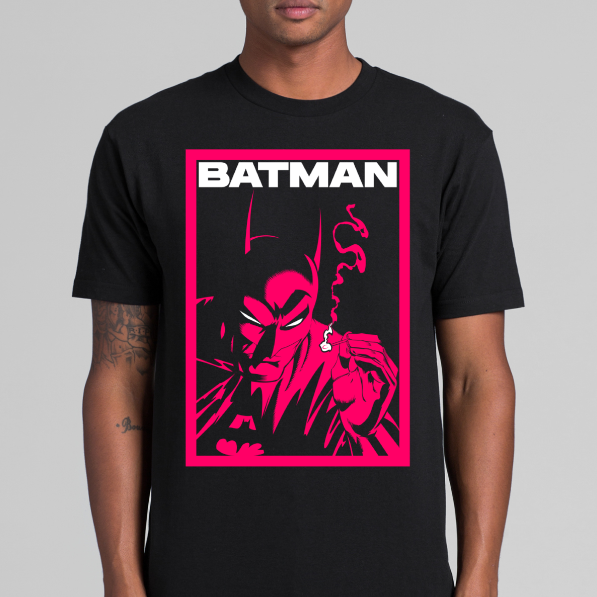 Batman V5 T-Shirt DC Universe Tee